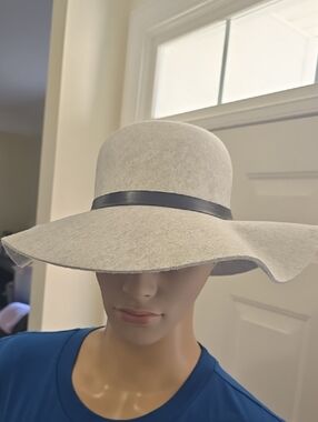 A.N.A BRAND WOMEN'S GRAY & BLACK HAT ONE SIZE FITS MOST